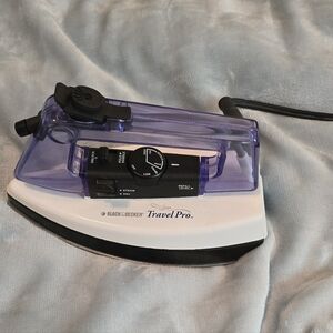 TRAVEL: Black and Decker Compact Travel Iron (1101)